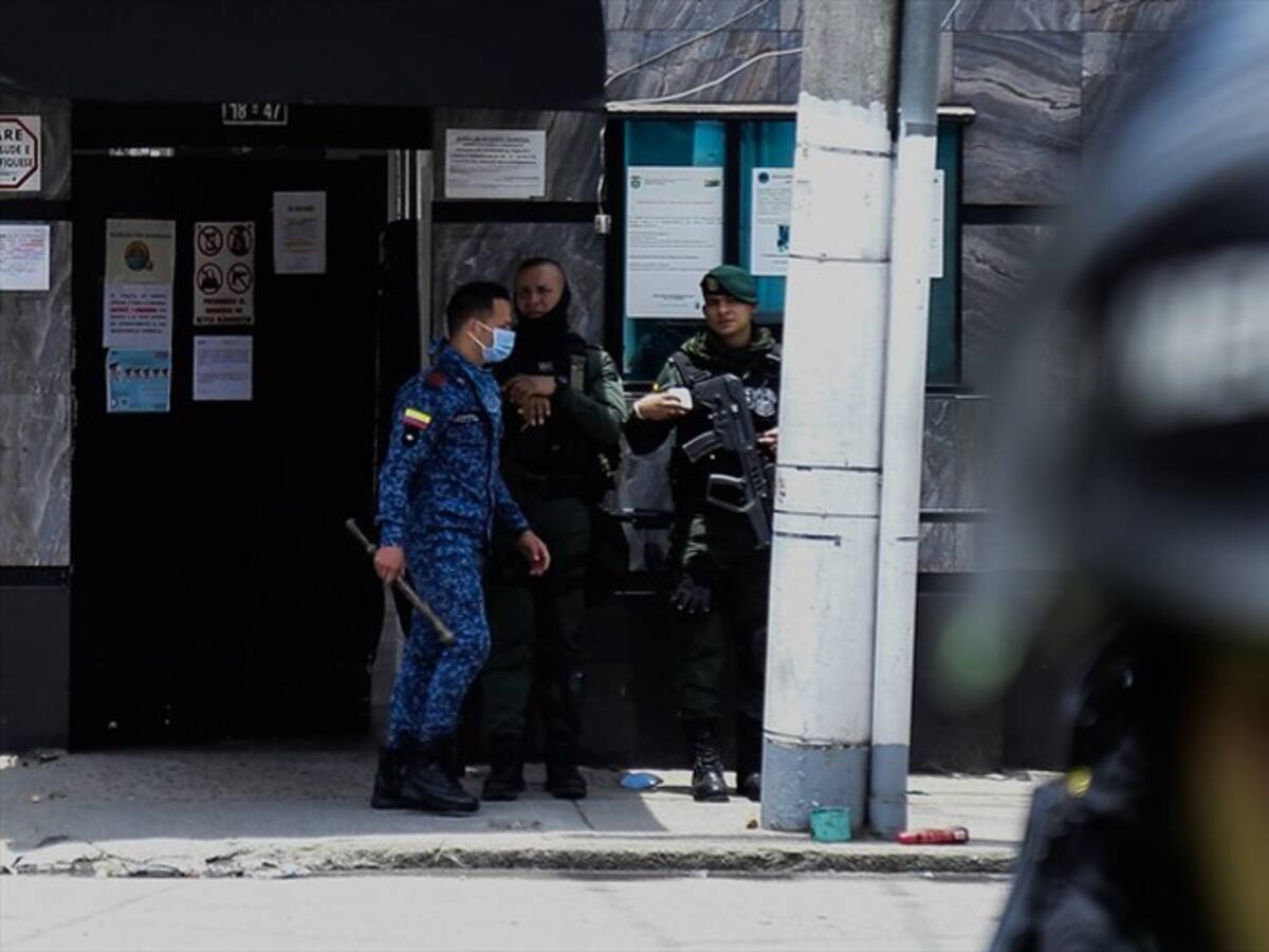 Fiscalía captura a tres guardias del INPEC por torturas en La Modelo