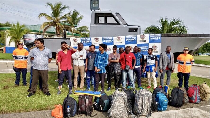 Armada intercepta embarcación con 22 migrantes en el Golfo de Urabá. Foto: Armada