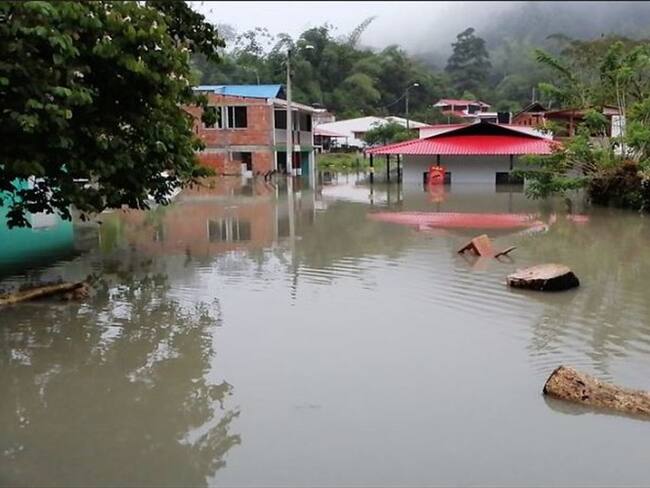 Más de 30 damnificados y un muerto deja deslizamiento en La Palma, Cundinamarca