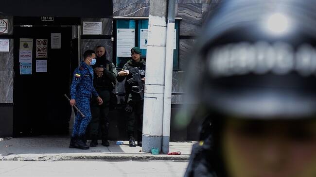 En menos de dos meses, se pasó de tener 12 casos en las URI y estaciones de Policía a 396 contagiados. Foto: Colprensa