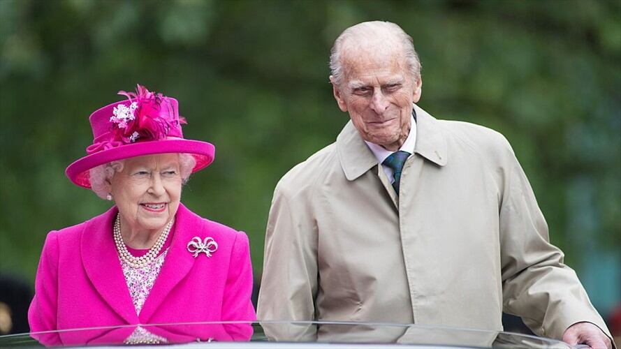 El deceso, a dos meses de cumplir los 100 años, del príncipe Felipe dejó un "gran vacío" en la vida de la que era esposa desde hacía 73 años, la reina Isabel II. Foto: Getty Images / JEFF SPICER