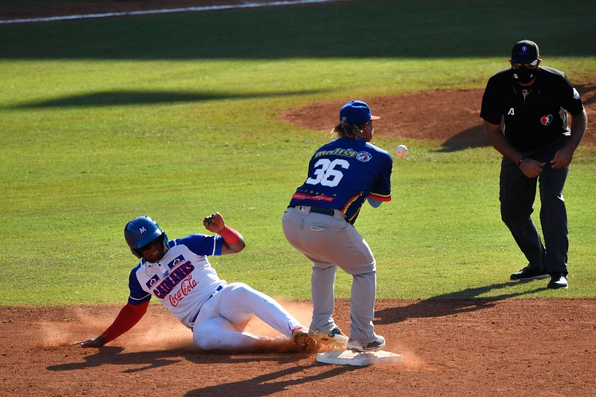 Caimanes de Barranquilla vs. Navegantes del Magallanes