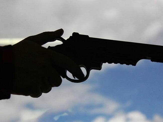 Acusan a policía de disparar a joven de 27 años durante toque de queda en Cali. Foto: Colprensa