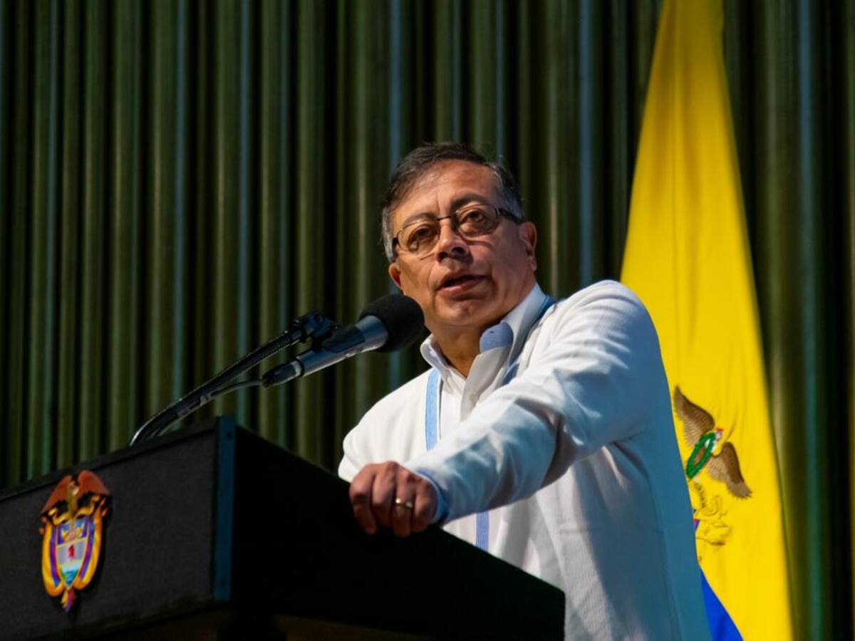 Petro anuncia que los puntos de Drogas La Rebaja serán Centros de Atención Primaria