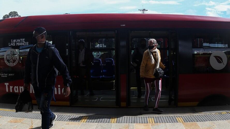 Por la pandemia, en el 2020 el déficit de los sistemas de transporte masivo en las principales ciudades del país llegó a los 2 billones de pesos. . Foto: Colprensa