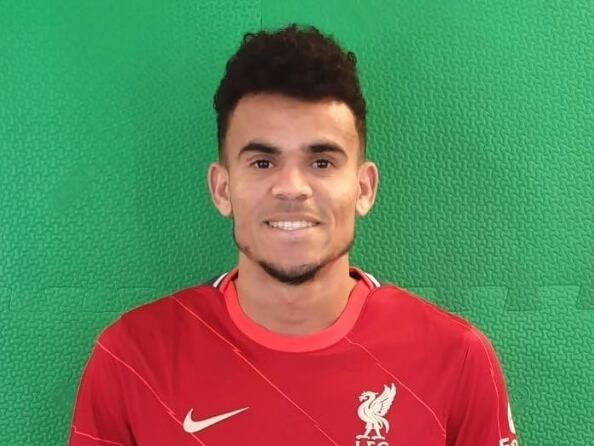 Luis Díaz con la camiseta del LiverpoolFoto: Página Oficial del Liverpool