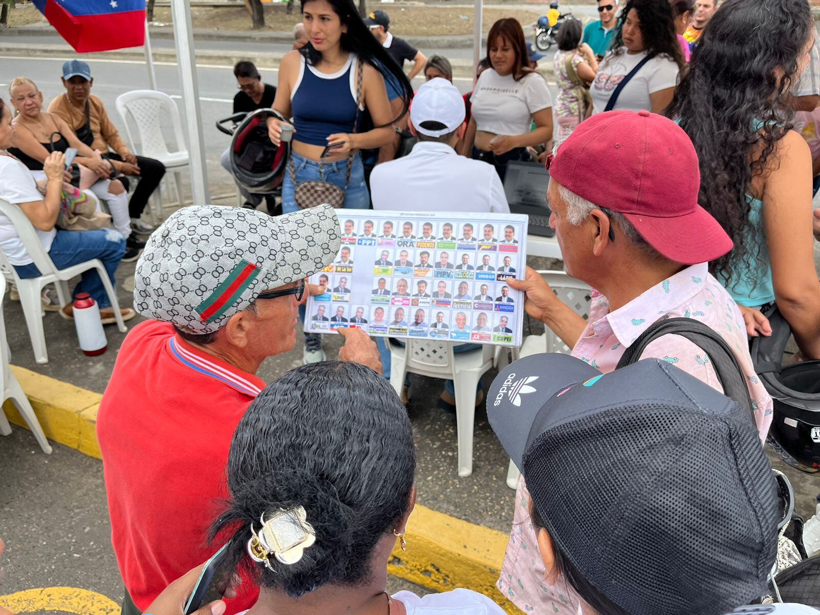 Venezolanos votando en Cúcuta. Foto: W Radio Cúcuta.