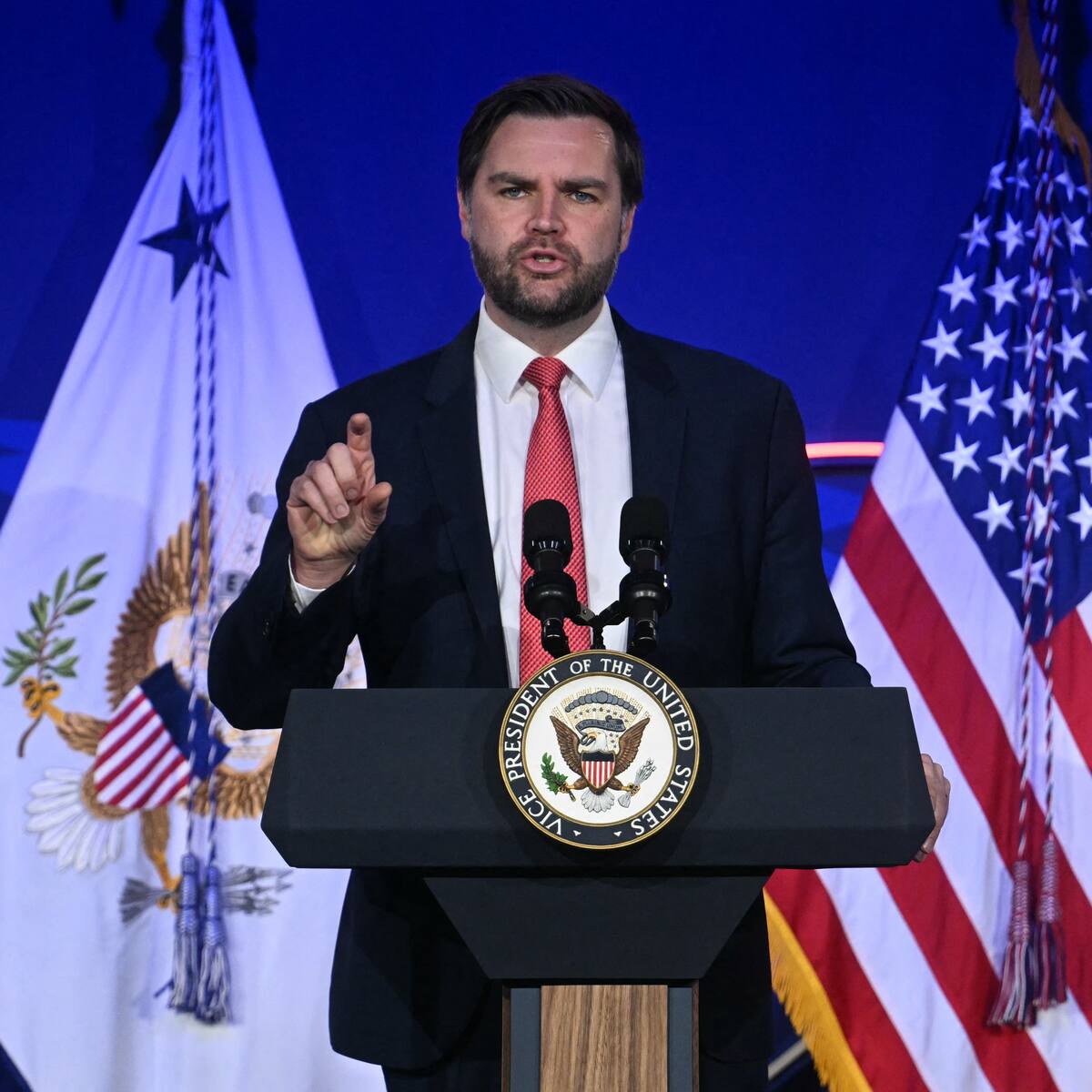 J.D. Vance, vicepresidente de EE.UU., anunció que viajará a Groenlandia el viernes, 28 de marzo