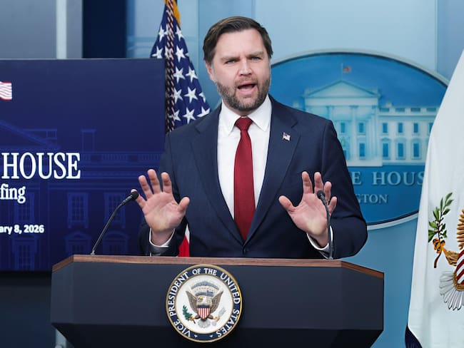 El vicepresidente de los Estados Unidos, James David Vance, durante una rueda de prensa en la Casa Blanca, el 8 de enero de 2026. FOTO: Alex Wong/Getty Images
