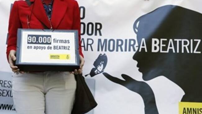 Manifestación en España en apoyo a la salvadoreña Beatriz. Foto: EFE.
