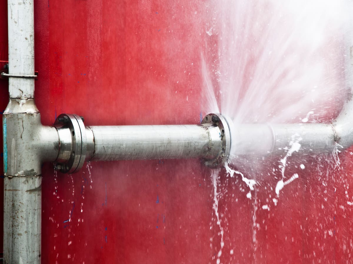 ¿Cómo reportar una falla o fuga en un tubo del Acueducto de Bogotá?