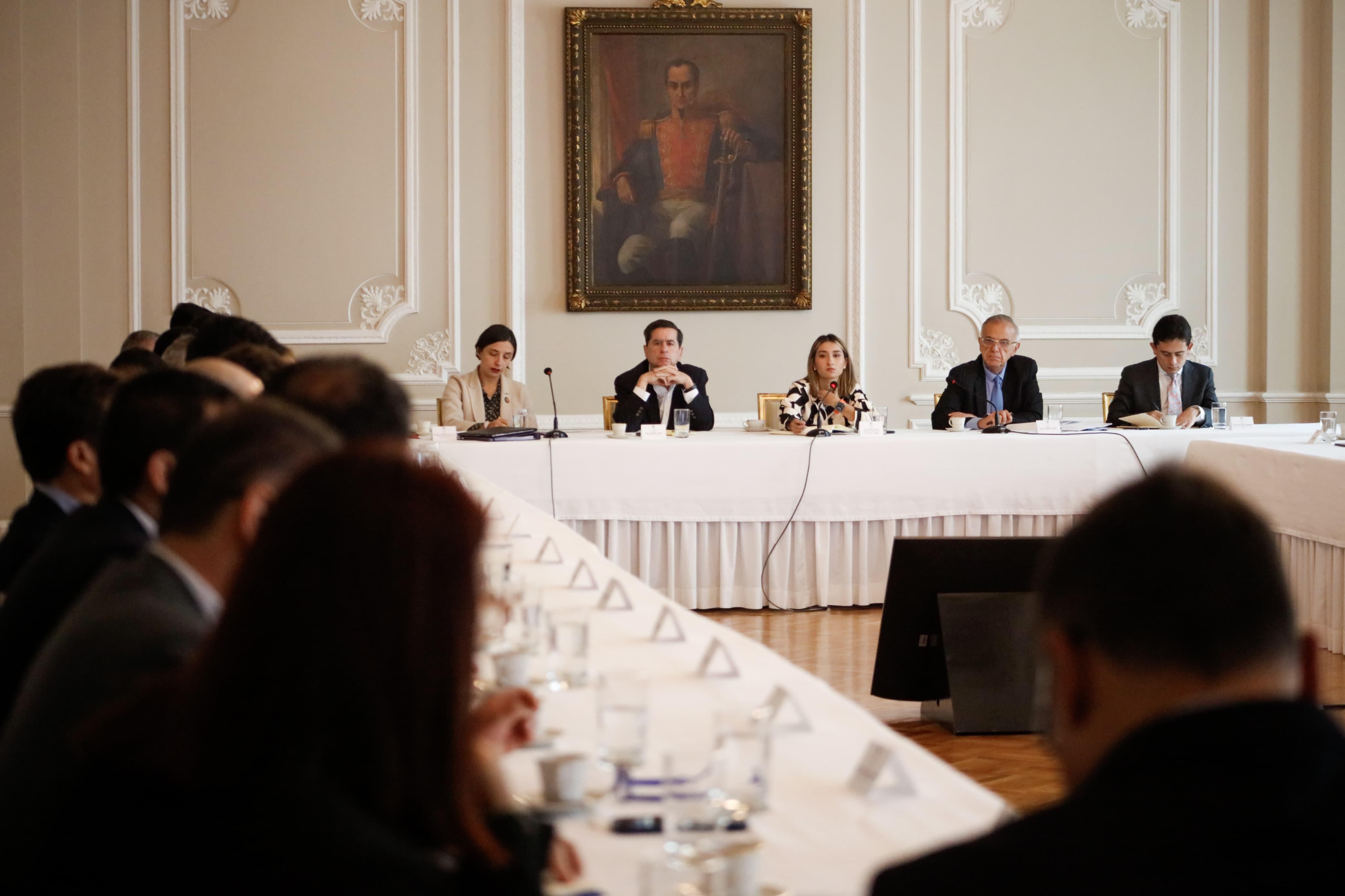 Gremios y Gobierno evalúan situación de seguridad en el país para reactivación económica. Foto: Presidencia.