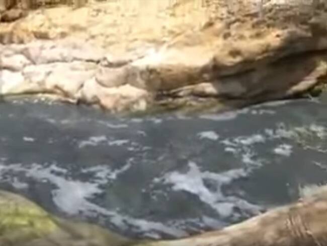 Heces fecales contaminan el río Zulia en Norte de Santander. Foto: Cortesía Luis Díaz