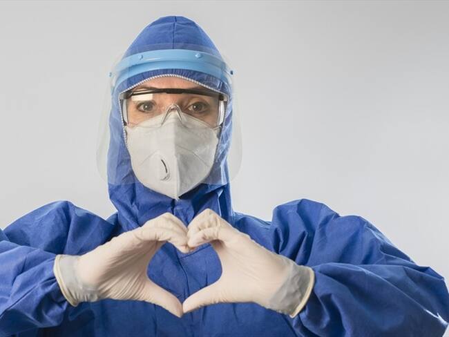 Escuela de Youtubers y W Radio se unen para rendir homenaje al personal de salud