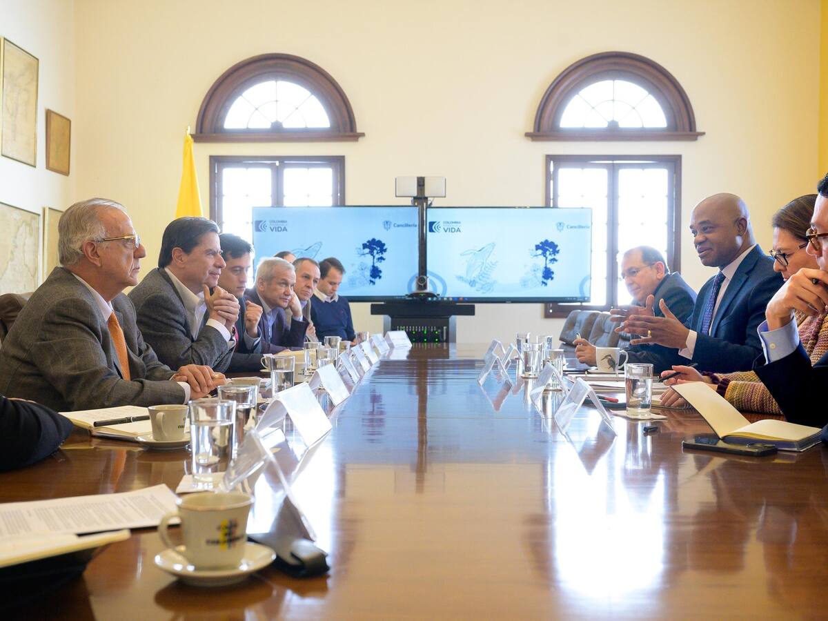 Canciller se reunió con ministros y embajadores para abordar crisis política en Venezuela