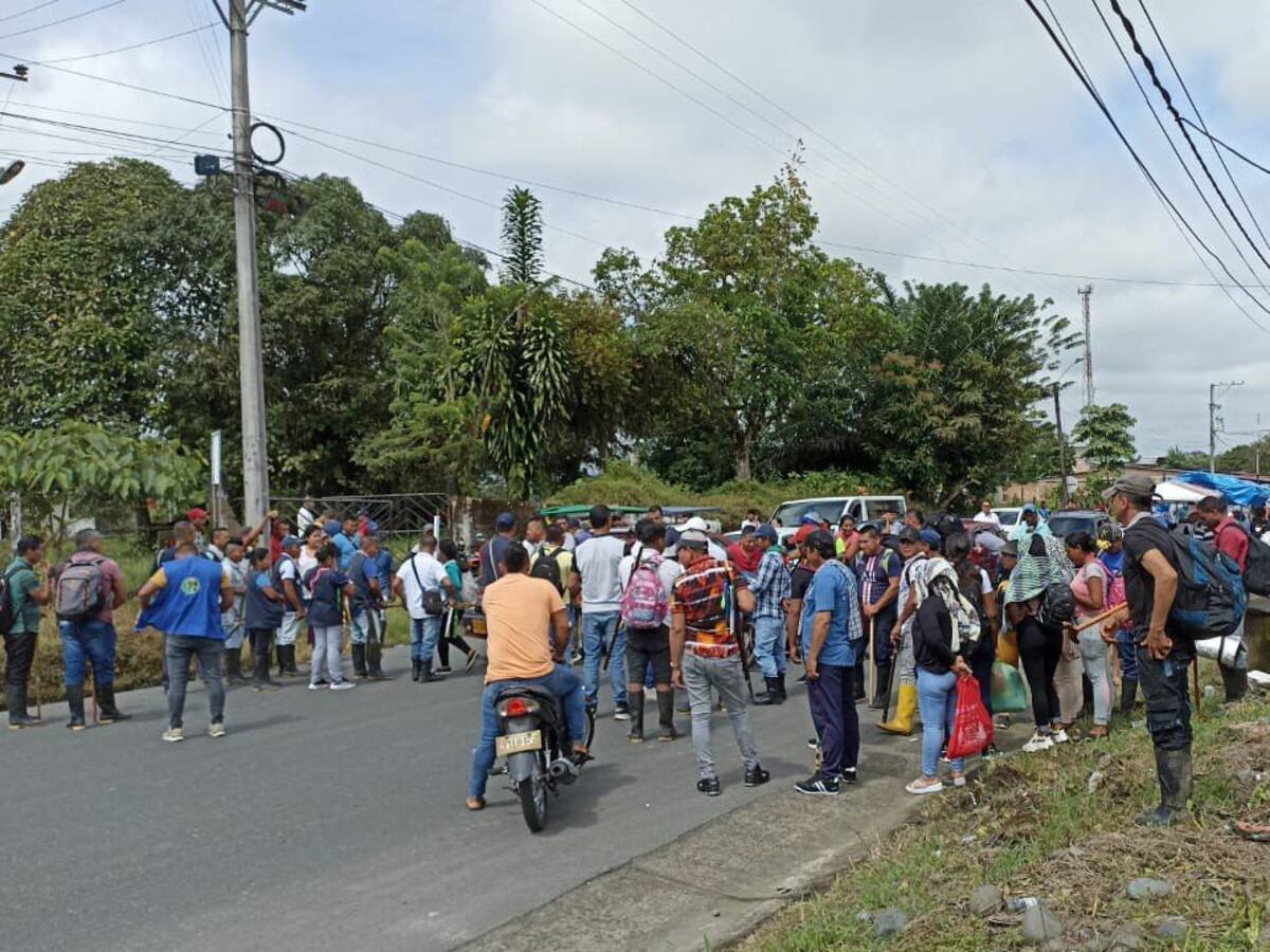 Indefinido el bloqueo de la vía al mar en Nariño