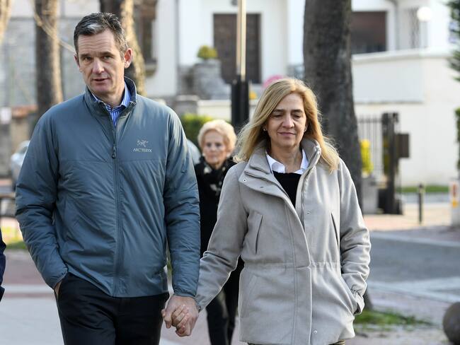 VITORIA-GASTEIZ, SPAIN - DECEMBER 25: Iñaki Urdangarin and the Princess Cristina of Spain are seen in Vitoria on Christmas Day (Photo by Europa Press Entertainment/Europa Press via Getty Images)