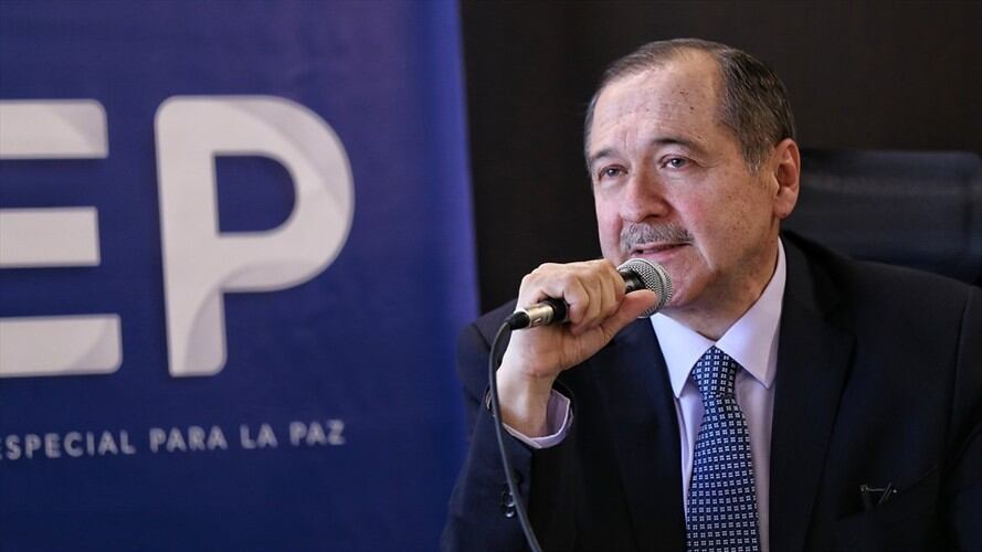 Eduardo Cifuentes, presidente de la JEP, explicó en La W los procesos por ejecuciones extrajudiciales y los macrocasos de las ex-Farc. Foto: Colprensa - Camila Díaz