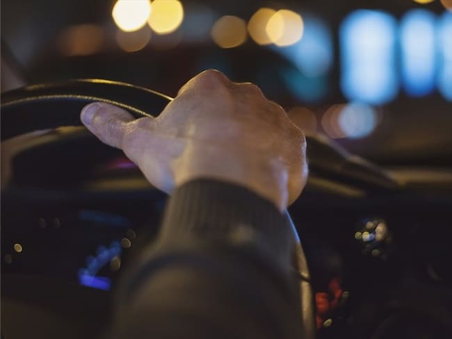 Conozca si una persona de otro país puede manejar un vehículo en Colombia sin tener la licencia de conducción colombiana.. Foto: Getty Images