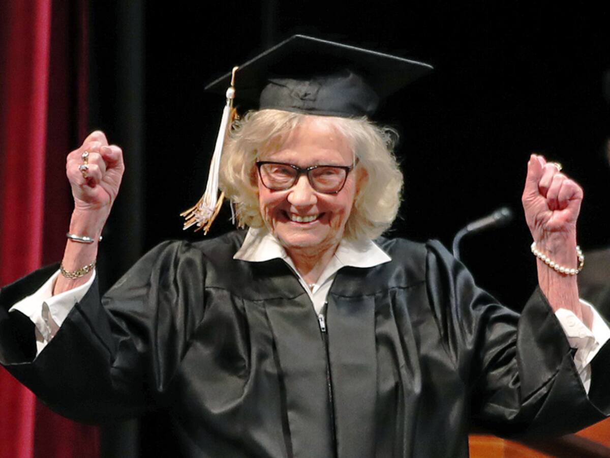 Betty Sandison, la mujer que se graduó de la universidad a sus 84 años