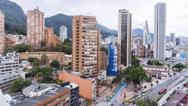 A propósito de los hechos más recientes de violencia en Bogotá con balaceras y policías heridos. Foto: Getty Images/ Daniel Garzn Herazo / EyeEm
