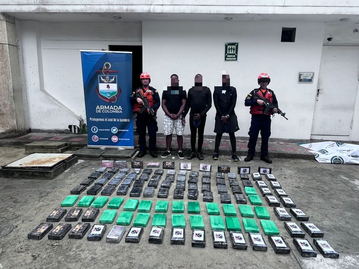 La Armada Nacional y la Fuerza Aeroespacial incautaron 115 kilos de cocaína en el Atlántico