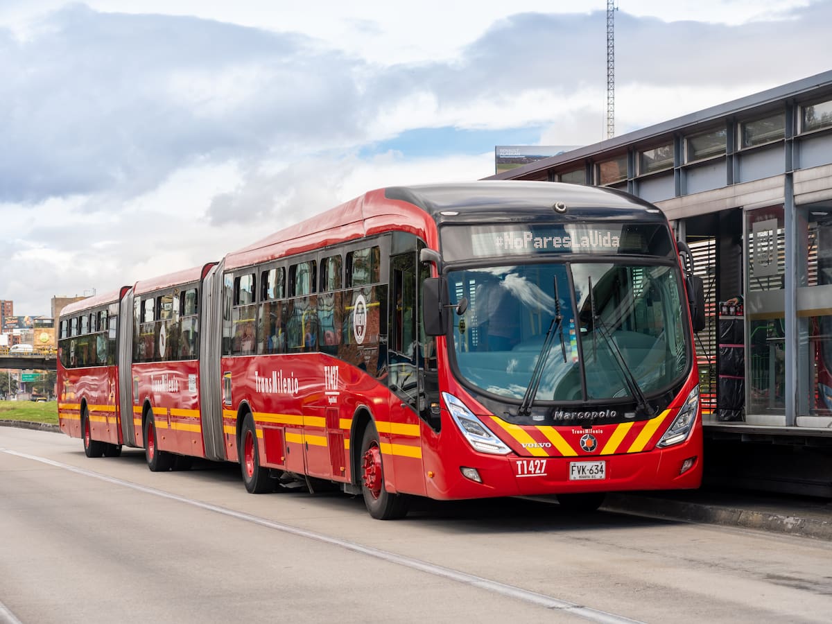 En 2026 llegarán los primeros buses duales eléctricos para TransMilenio