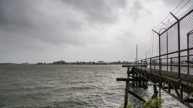 El huracán tocó tierra este domingo en Luisiana con vientos de 240 km/h.. Foto: Brandon Bell/Getty Images