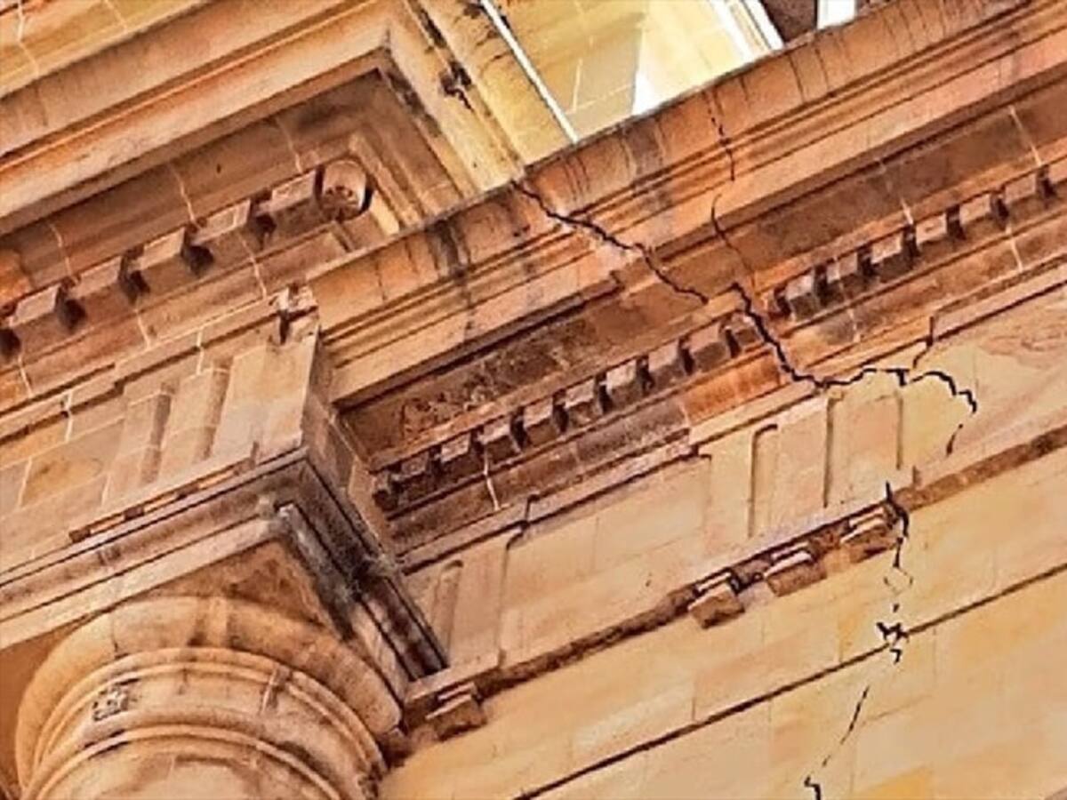 Cierran Basílica de Socorro por posible precolapso