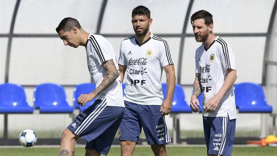 La obligada renovación en Argentina luego de la frustración en el Mundial Rusia-2018 le concedió una vida más a Sergio Agüero, Ángel Di María y Messi. Foto: Getty Images