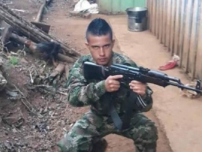 Un integrante del frente Manuel Vásquez Castaño del Eln, conocido como alias Sebastián o Moncho, fue capturado. Foto: Ejército Nacional