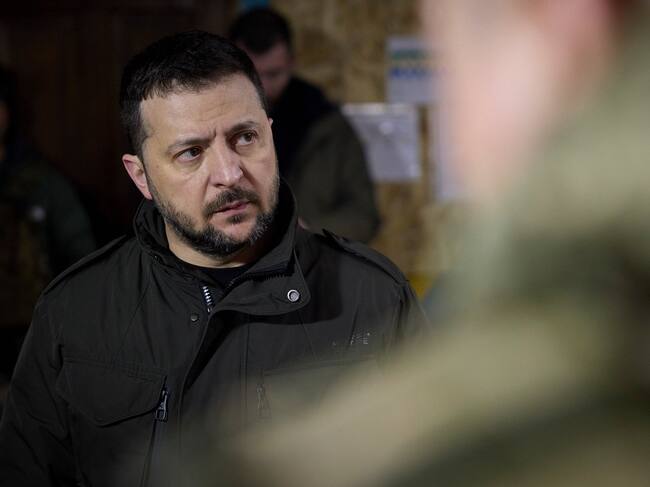 Zelenski afirma que la situación es “extremadamente difícil” en algunas partes del frente. Foto: EFE/EPA/PRESIDENTIAL PRESS SERVICE HANDOUT HANDOUT