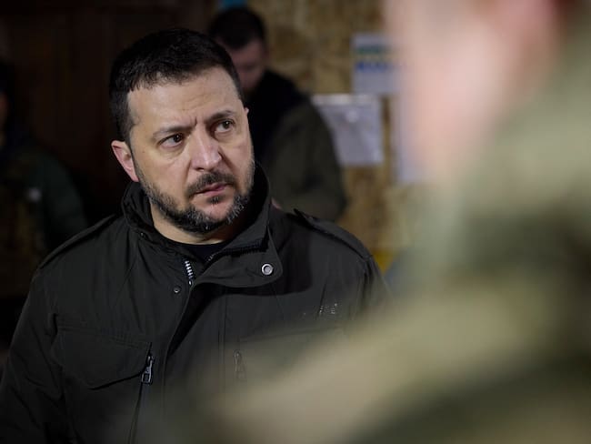 Zelenski afirma que la situación es “extremadamente difícil” en algunas partes del frente. Foto: EFE/EPA/PRESIDENTIAL PRESS SERVICE HANDOUT HANDOUT