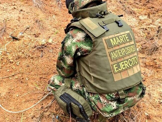 Se espera que en las próximas horas los técnicos verifiquen el vehículo y procedan a desactivarlo de manera correspondiente. Foto: Colprensa