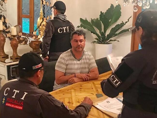 La investigación contra Edison García, su esposa, cuatro secretarios de despacho y dos contratistas está relacionada con presuntas irregularidades en la ejecución de varios contratos. Foto: Isabel Escobar (W Radio)