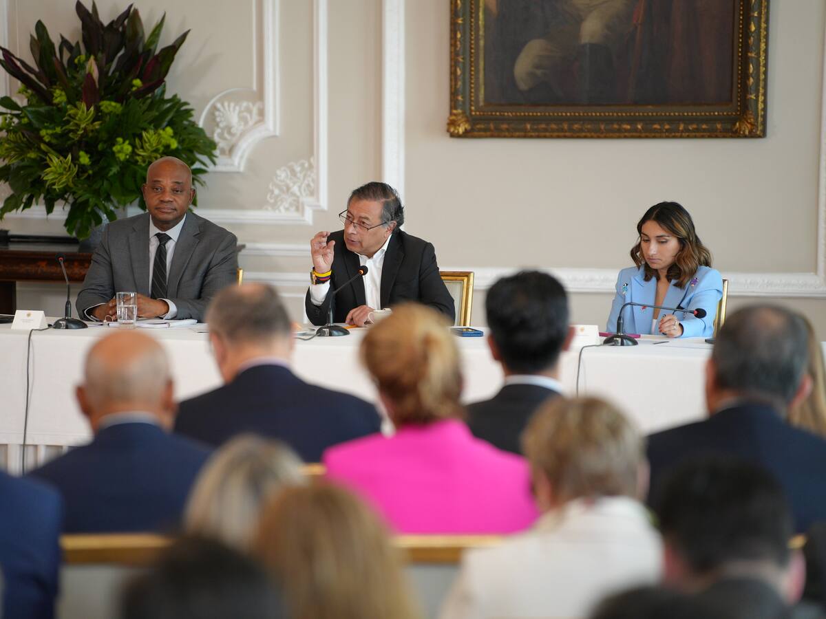 Petro denunció golpe de Estado ante el cuerpo diplomático: habló de una “alianza criminal”