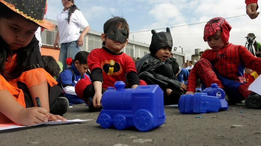 Se ordena la restricción a la movilidad de menores de 16 años en Bogotá, con ocasión de la celebración del Día de los Niños. Foto: Colprensa