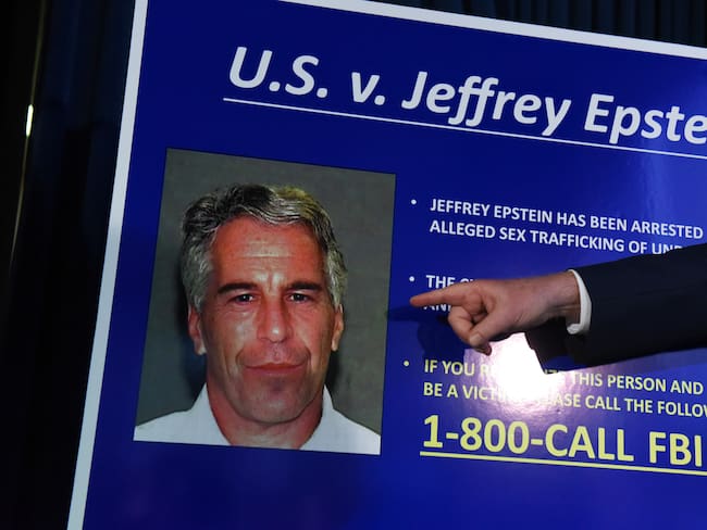 ¿Quiénes son los multimillonarios enredados en el caso de Jeffrey Epstein en EE.UU?