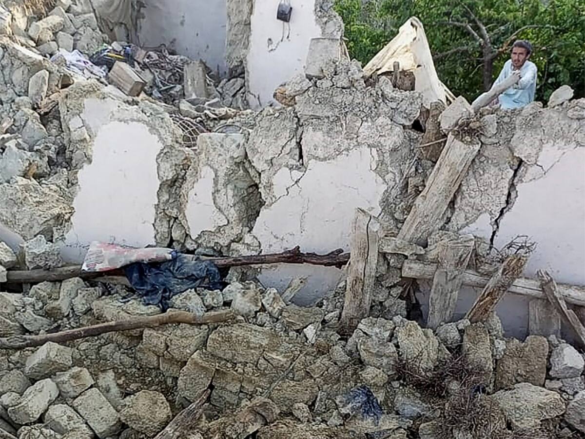 Aumentan a 920 los muertos y 600 heridos por el terremoto en Afganistán