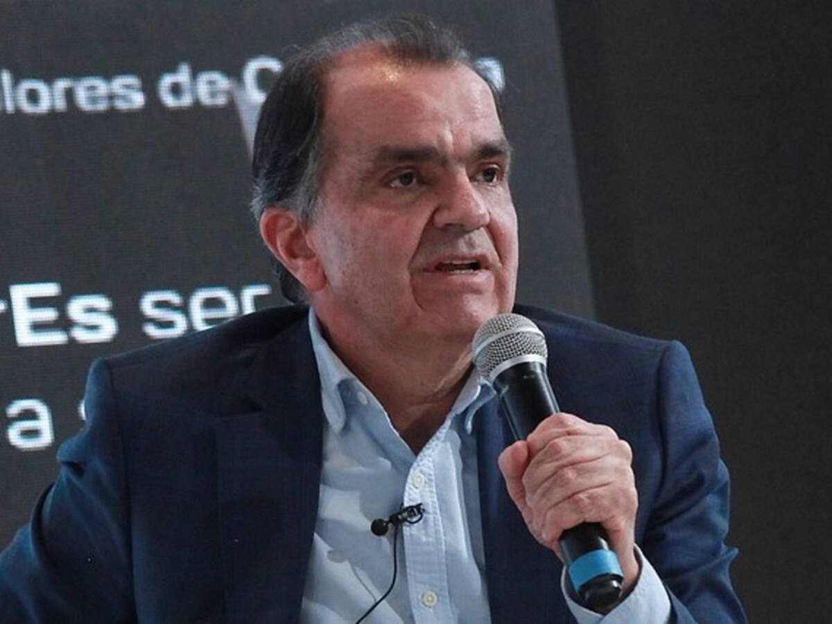 Óscar Iván Zuluaga dio positivo para COVID-19