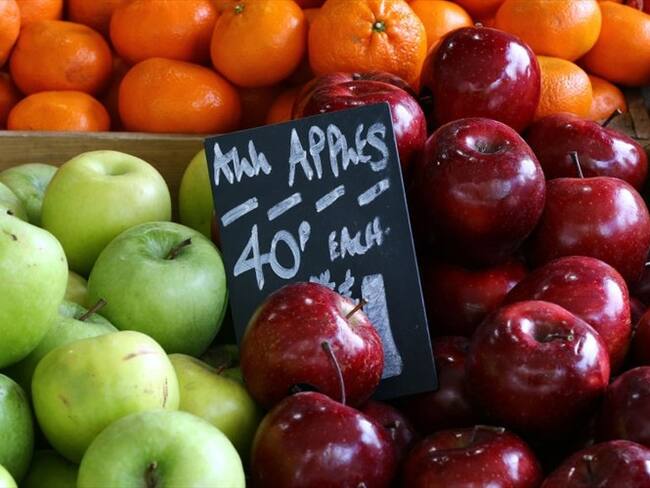 ¿Cuántas bacterias hay en una manzana?