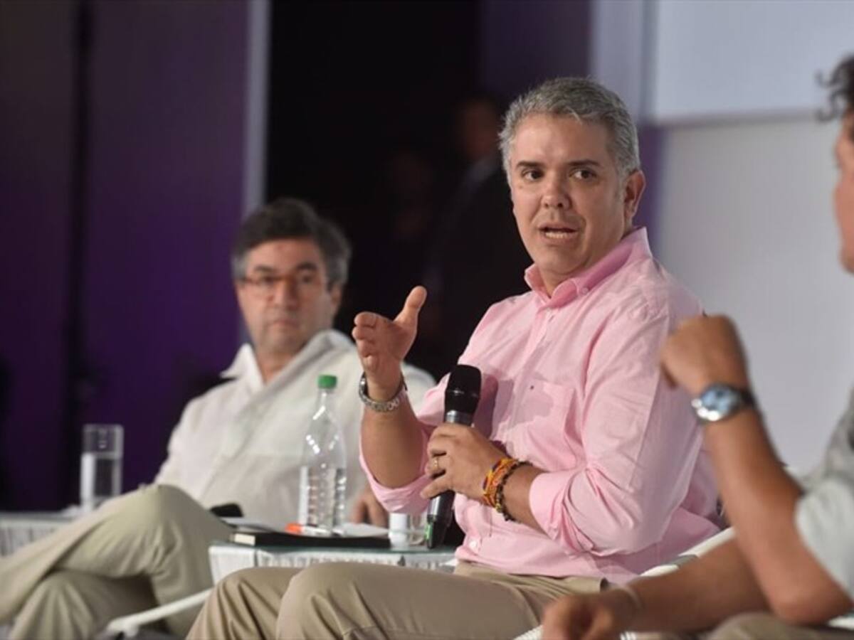 Quisiéramos verlo como alcalde de Santa Marta: Iván Duque a Carlos Vives