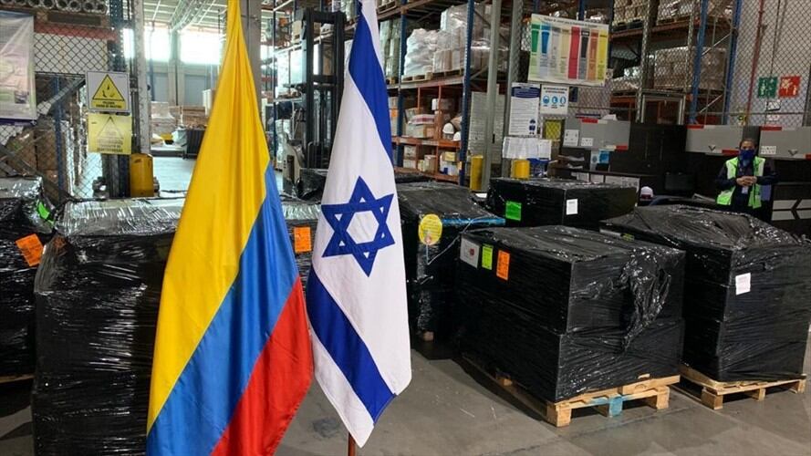 Israel le entregó a Colombia dos toneladas de elementos de protección personal. Foto: Embajada de Israel