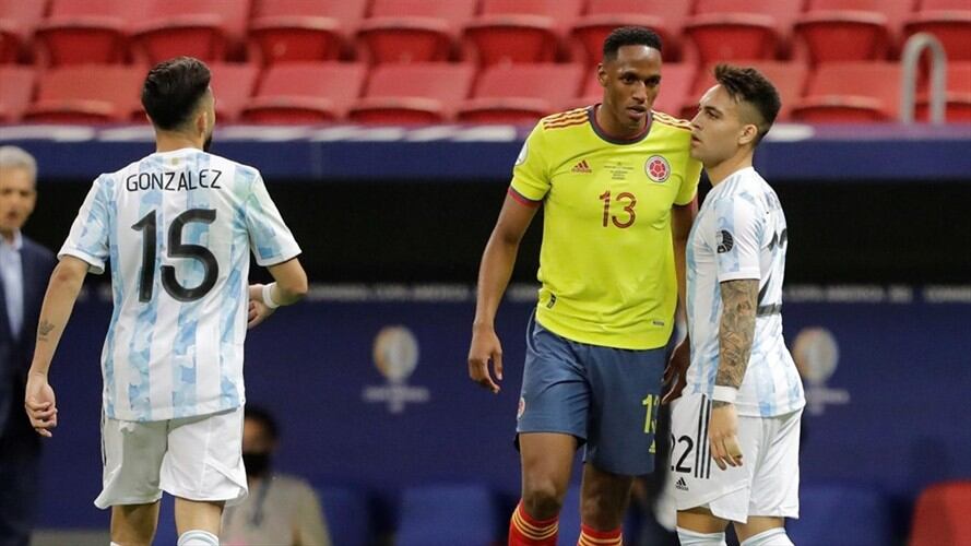 Yerry Mina es objeto de críticas en las redes sociales por su actitud en el partido entre Colombia y Argentina, en la Copa América. Foto: Efe/Joedson Alves