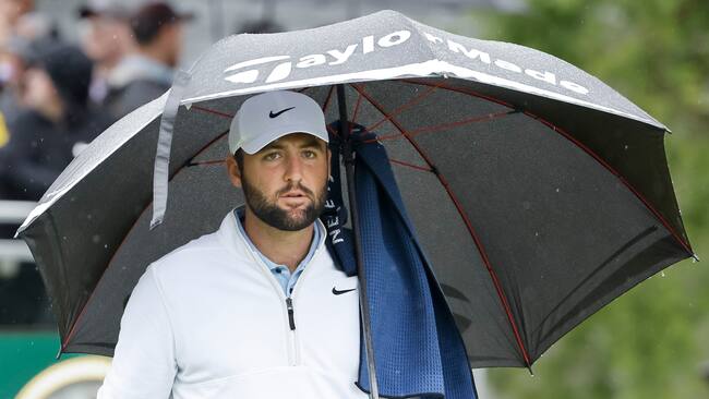 Louisville (United States), 17/05/2024.- Golfer Scottie Scheffler after teeing off on the 10th hole at the start of the second round of the 2024 PGA Championship golf tournament at the Valhalla Golf Club in Louisville, Kentucky, USA, 17 May 2024. Earlier in the day Scheffler was arrested by police officers after an incident at the entrance to the golf course but was released without bail. EFE/EPA/ERIK S. LESSER
