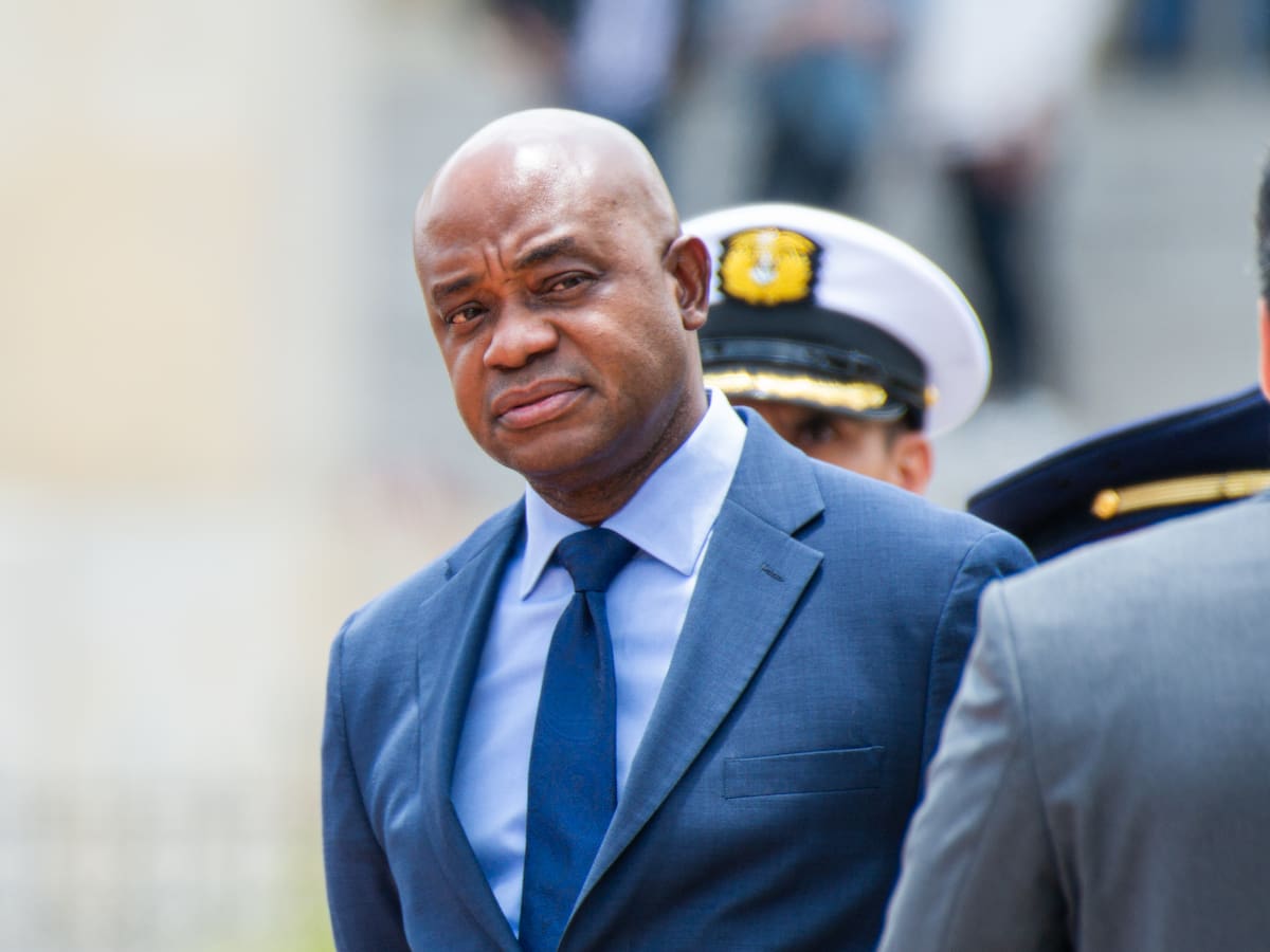 Al Oído | Aviones que andan sin gasolina: canciller y Paola Vásquez, poderosa funcionaria