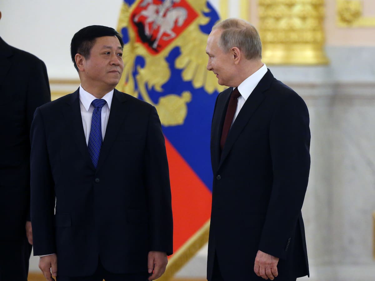 “Cooperación chino-rusa en sector petróleo y gas se desarrolla muy bien”: embajador Zhang Hanhui