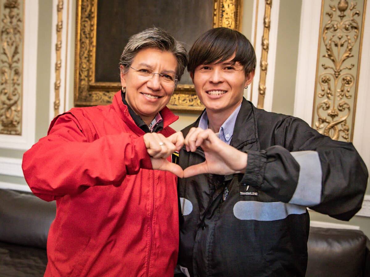 No se debería pedir a la gente que pague el pasaje: Yeison Fino, conductor de SITP