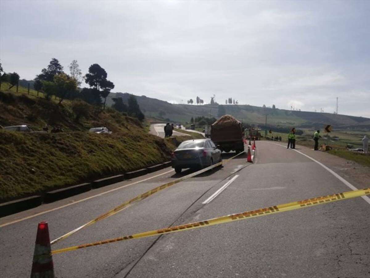 Distracción habría causado accidente que dejó dos ciclistas muertos en vía Tunja - Bogotá