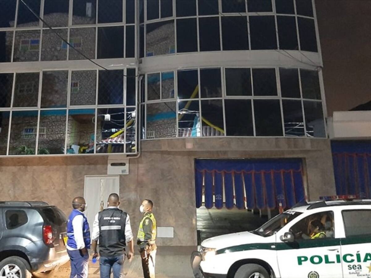 ¡Vuelve y juega! Sorprenden a 38 personas violando la cuarentena en un motel en Cali